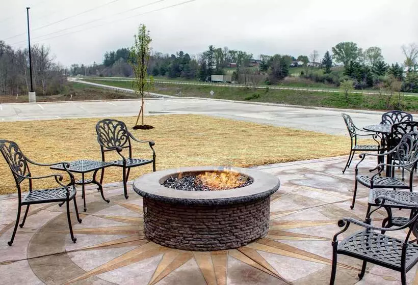 호텔 Comfort Inn & Suites