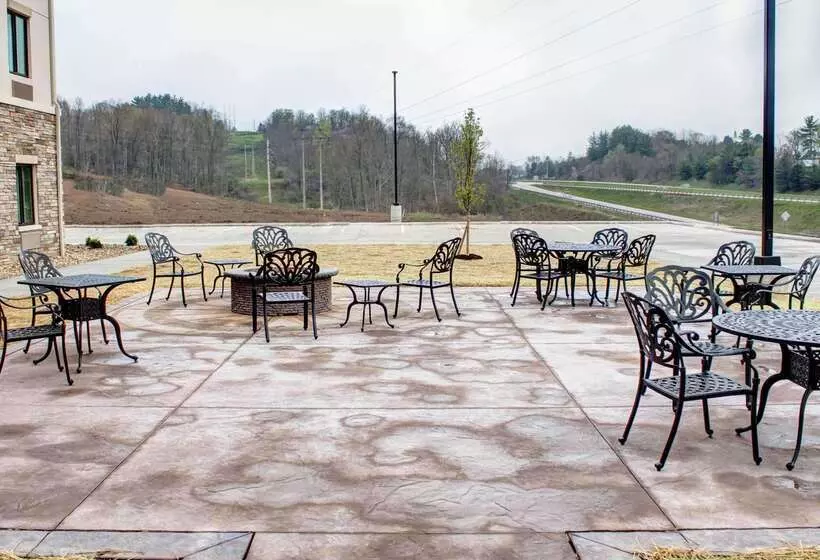 호텔 Comfort Inn & Suites