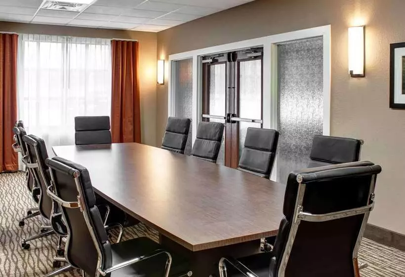 호텔 Comfort Inn & Suites