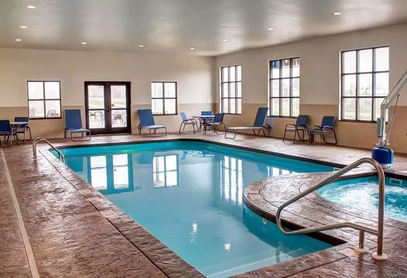 호텔 Comfort Inn & Suites