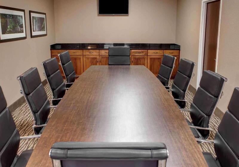 酒店 Comfort Inn & Suites