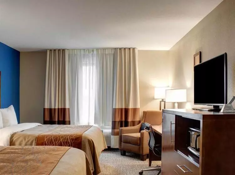 호텔 Comfort Inn & Suites