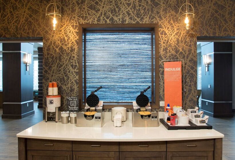 فندق Hampton Inn & Suites Grand Rapids Downtown