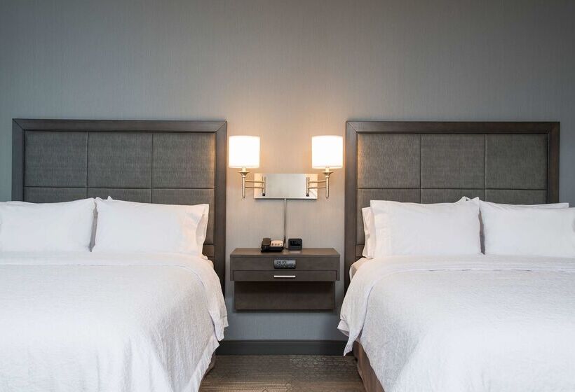 فندق Hampton Inn & Suites Grand Rapids Downtown
