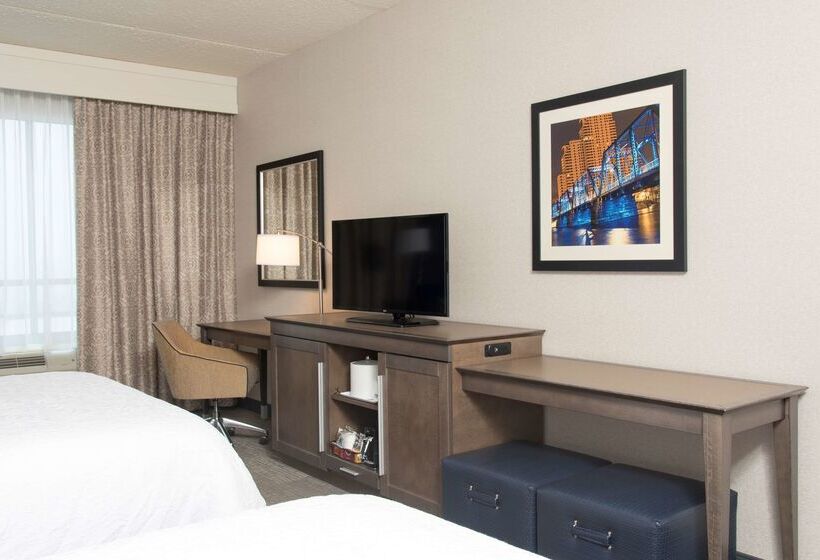 فندق Hampton Inn & Suites Grand Rapids Downtown