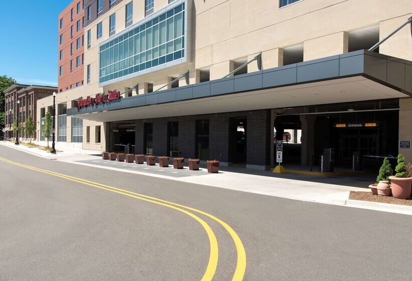فندق Hampton Inn & Suites Grand Rapids Downtown