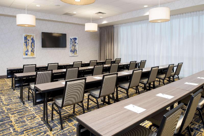 فندق Hampton Inn & Suites Grand Rapids Downtown