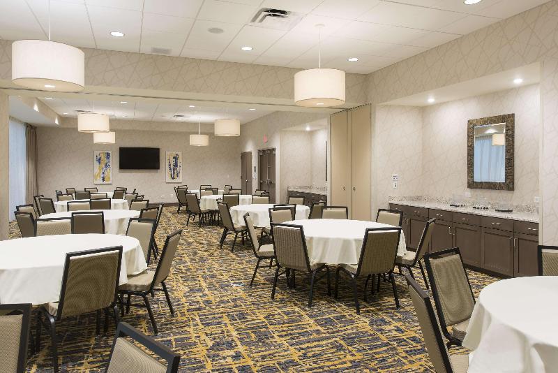 فندق Hampton Inn & Suites Grand Rapids Downtown