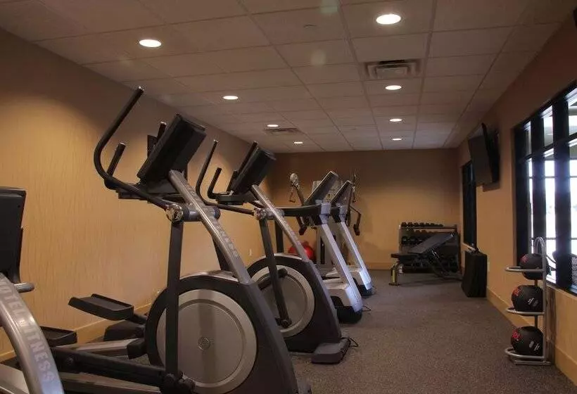 호텔 Little Missouri Inn & Suites New Town