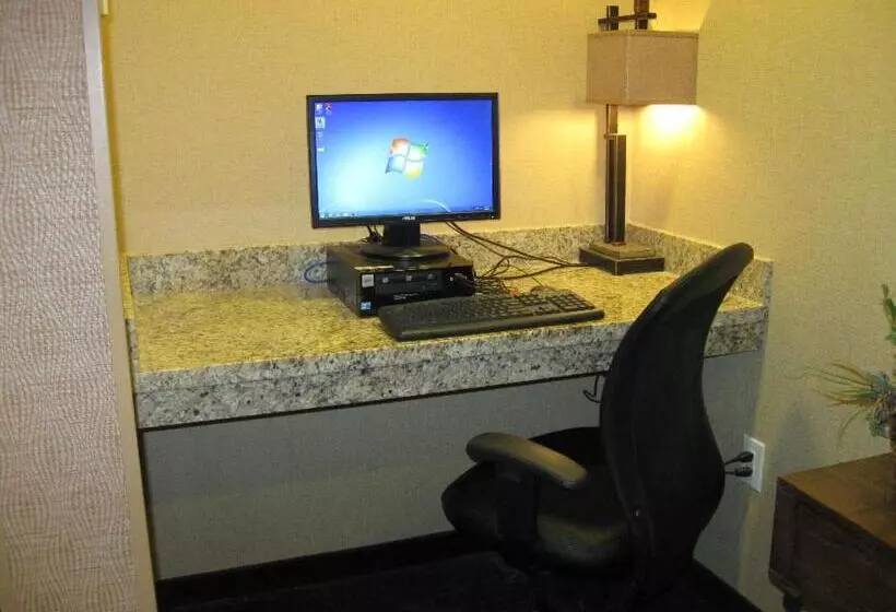 ホテル Little Missouri Inn & Suites Watford City