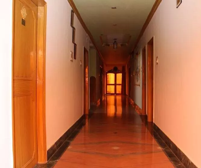 هتل R.k International