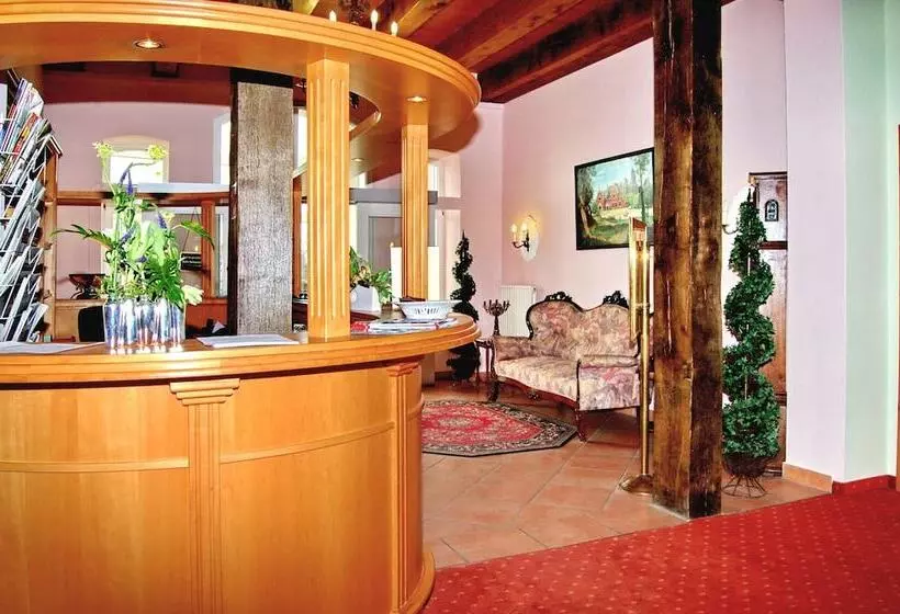 Hotelli Schloss Herrenstein