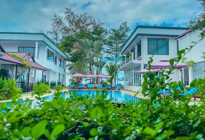 בית מלון כפרי Sea Breeze Resort