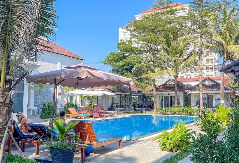 בית מלון כפרי Sea Breeze Resort