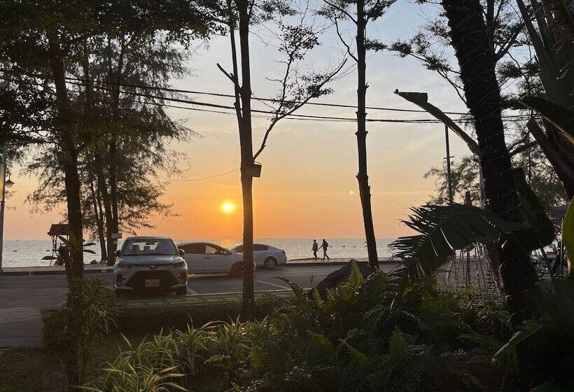 בית מלון כפרי Sea Breeze Resort