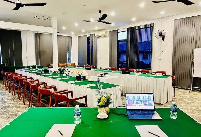 בית מלון כפרי Sea Breeze Resort