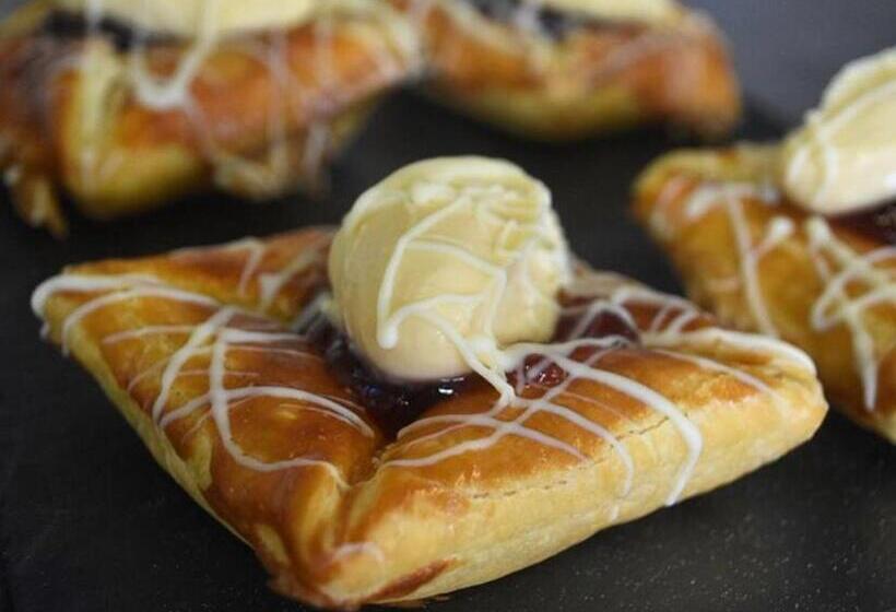 Отель The Dovecote Inn