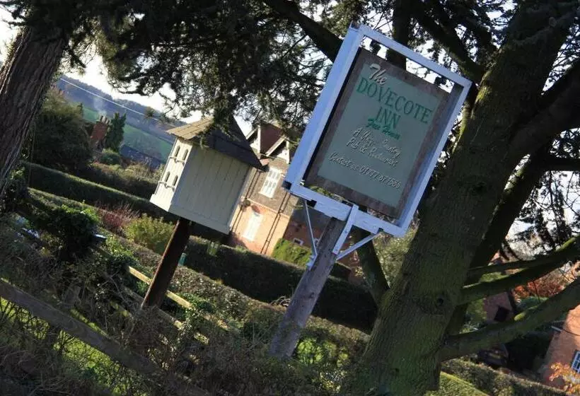 Hotel The Dovecote Inn