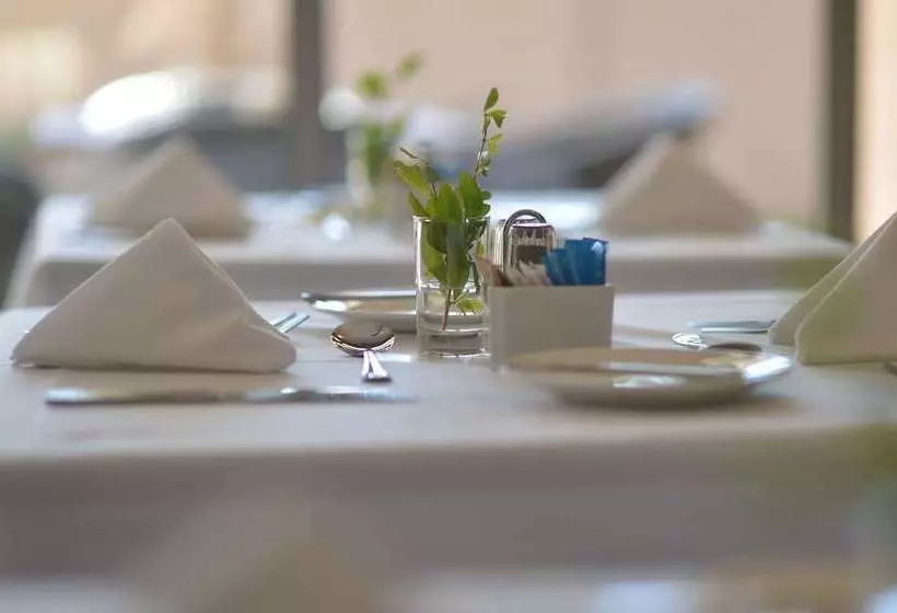 هتل Regent Select