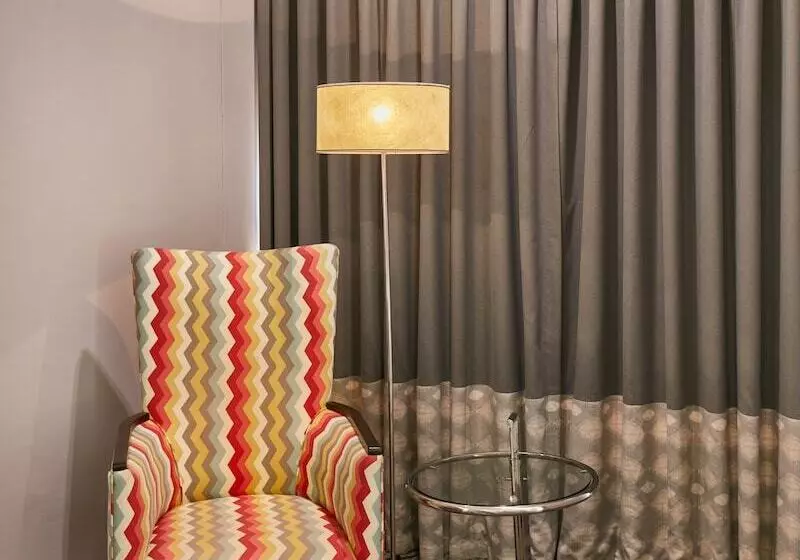 هتل Regent Select