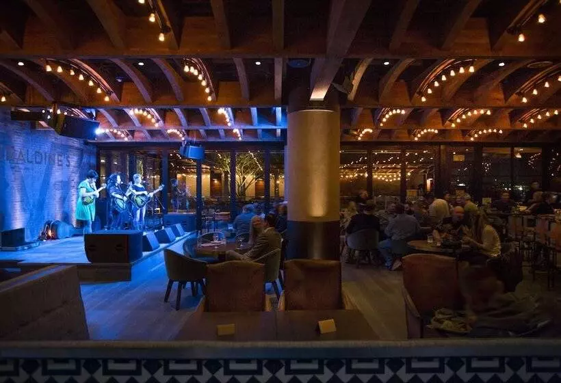 בית מלון כפרי Van Zandt