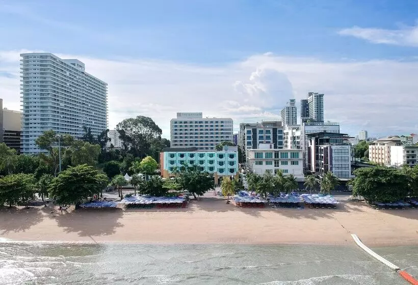 Wave Hotel Pattaya