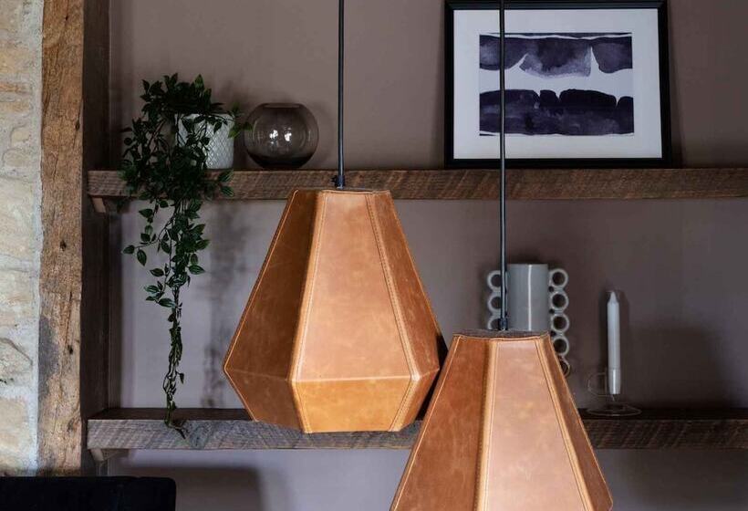 6 Star Unique & Gorgeous Cottage Bridge Cottage