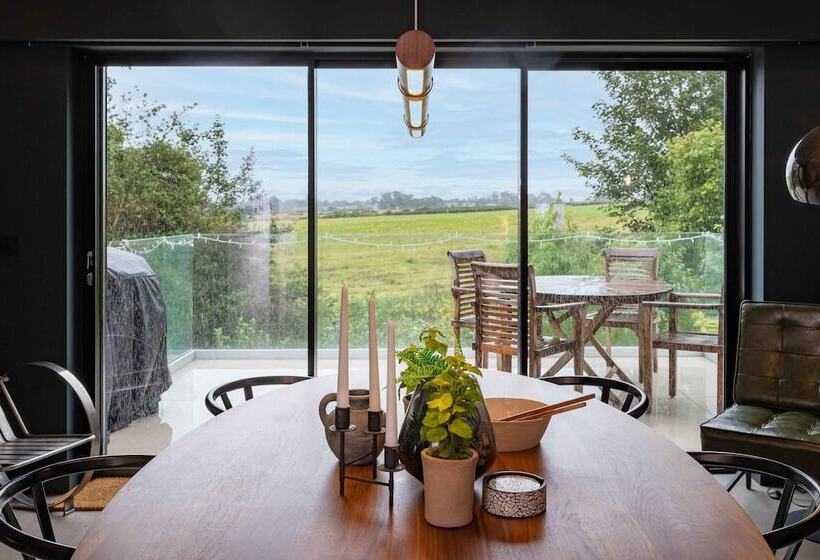 6 Star Unique & Gorgeous Cottage Bridge Cottage