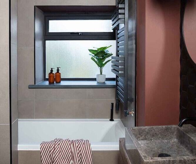 6 Star Unique & Gorgeous Cottage Bridge Cottage