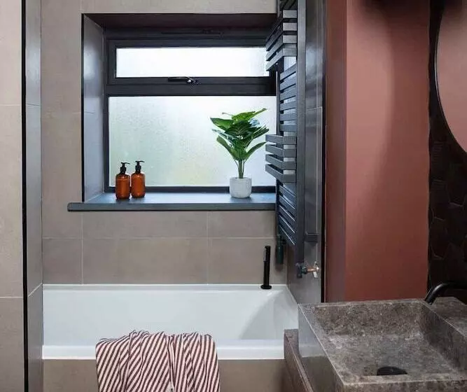 6 Star Unique & Gorgeous Cottage   Bridge Cottage