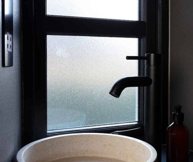 6 Star Unique & Gorgeous Cottage Bridge Cottage