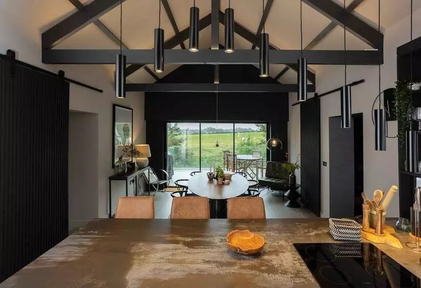 6 Star Unique & Gorgeous Cottage   Bridge Cottage