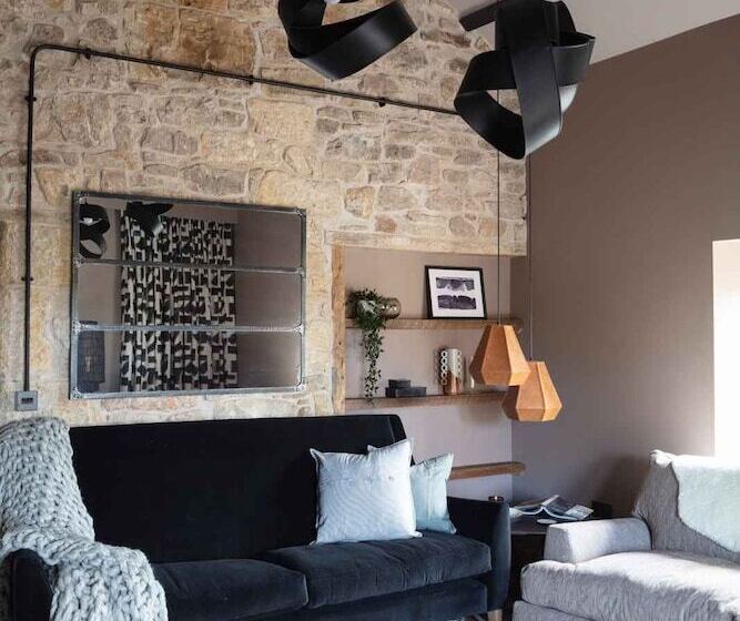 6 Star Unique & Gorgeous Cottage Bridge Cottage