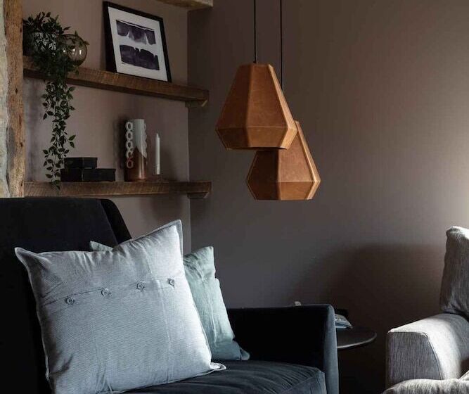 6 Star Unique & Gorgeous Cottage Bridge Cottage