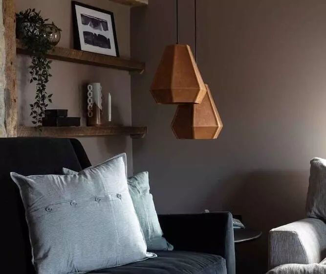 6 Star Unique & Gorgeous Cottage   Bridge Cottage