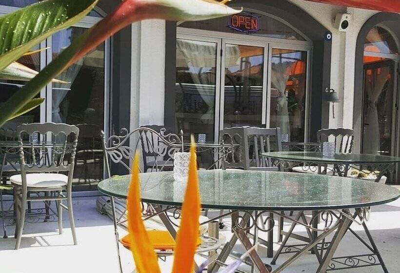 Cesme Marina Sahil Otel