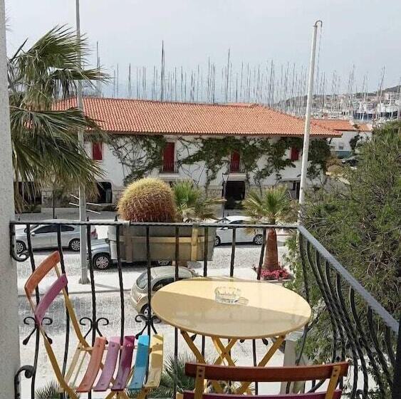 Cesme Marina Sahil Otel