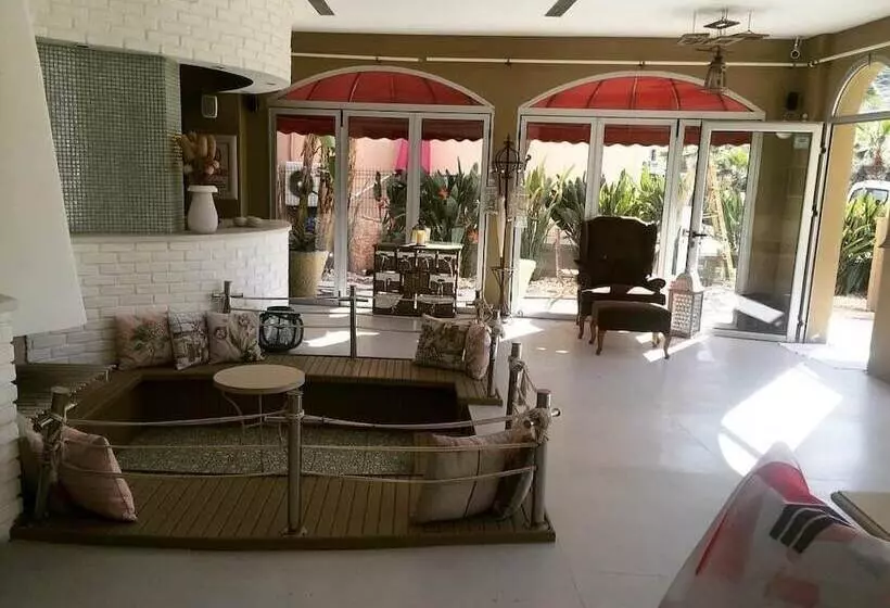 Cesme Marina Sahil Otel