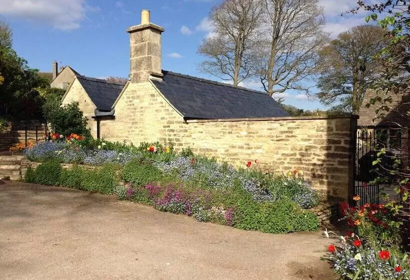 Courtyard Cottage   Adults Only