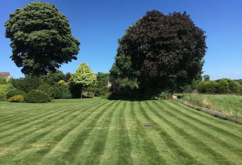 Courtyard Cottage Adults Only