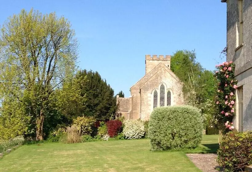 Courtyard Cottage   Adults Only