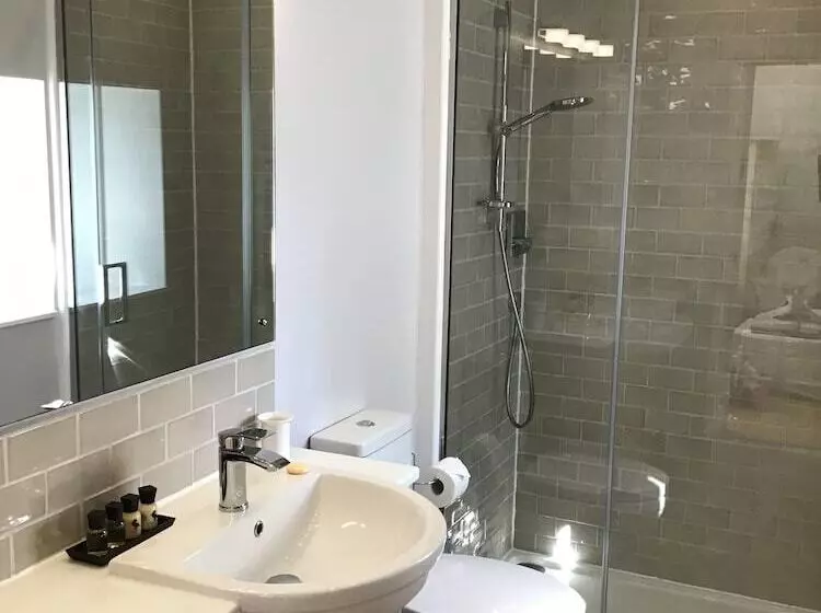 Courtyard Cottage   Adults Only