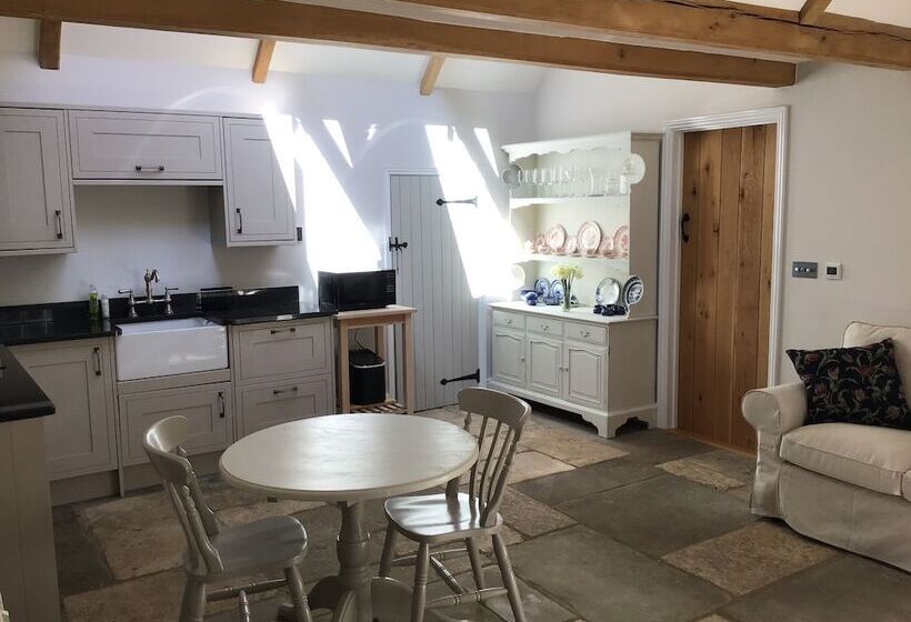 Courtyard Cottage Adults Only