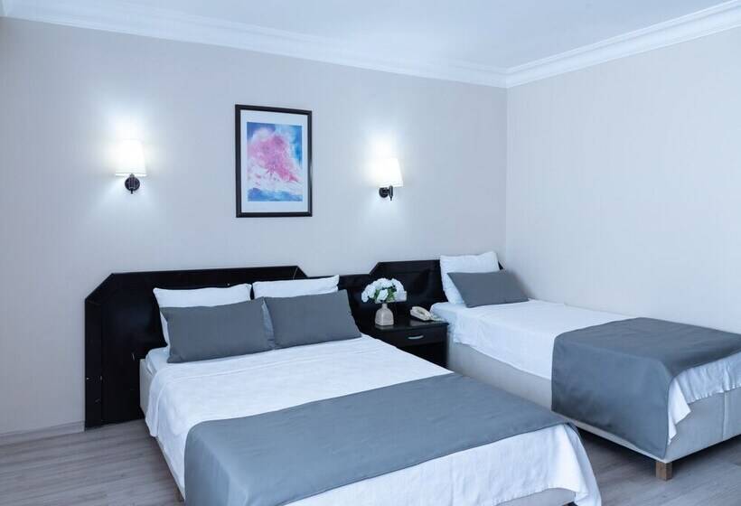 Fi̇la Otel Ayvalik