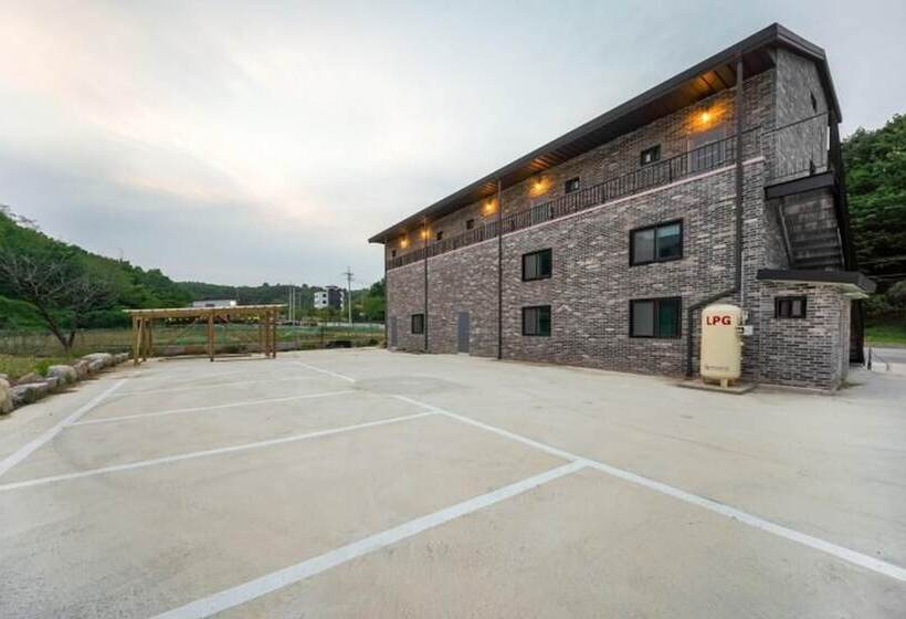 Gangneung Nine One Dog Pension