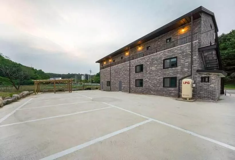 Gangneung Nine One Dog Pension