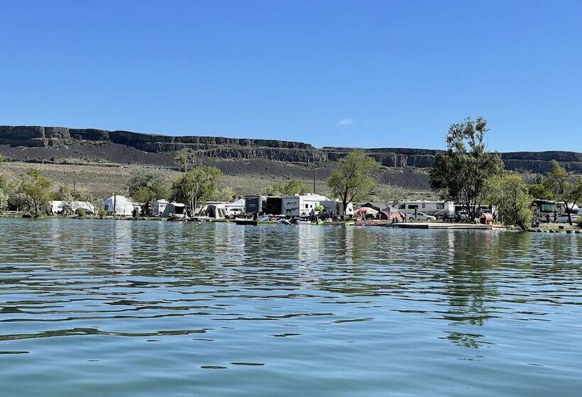 酒店 Blue Lake Resort