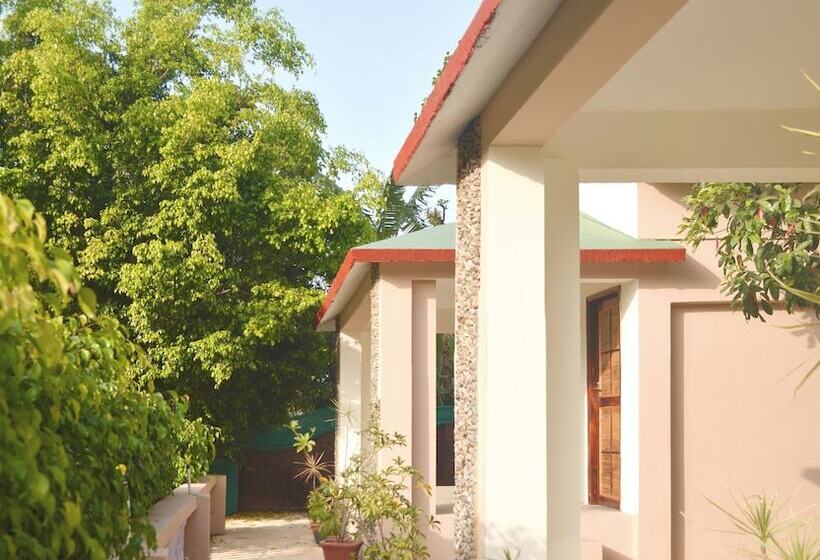 Hotel Corbett Hills Resort