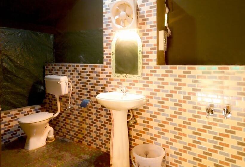 Hotel Corbett Hills Resort