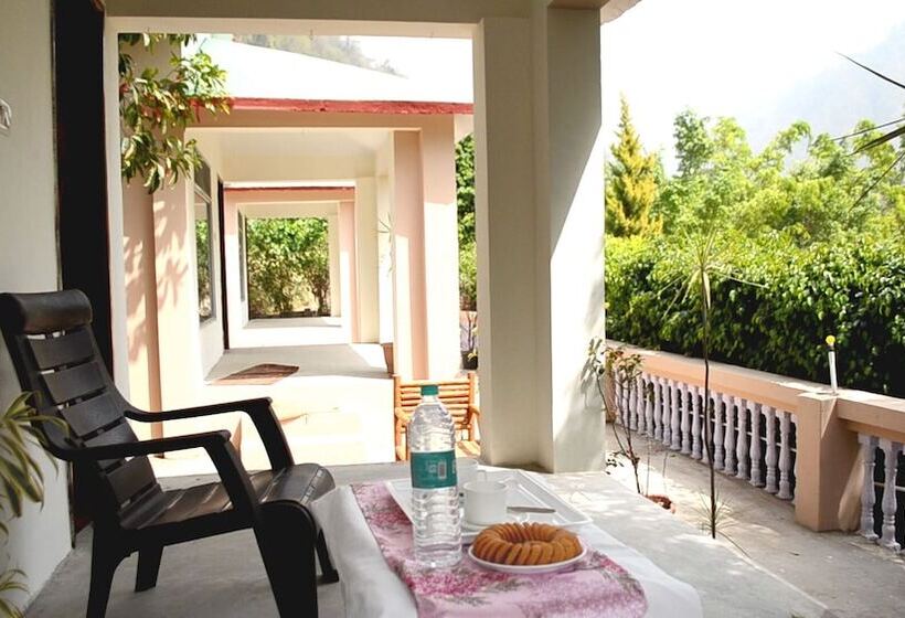 Hotel Corbett Hills Resort